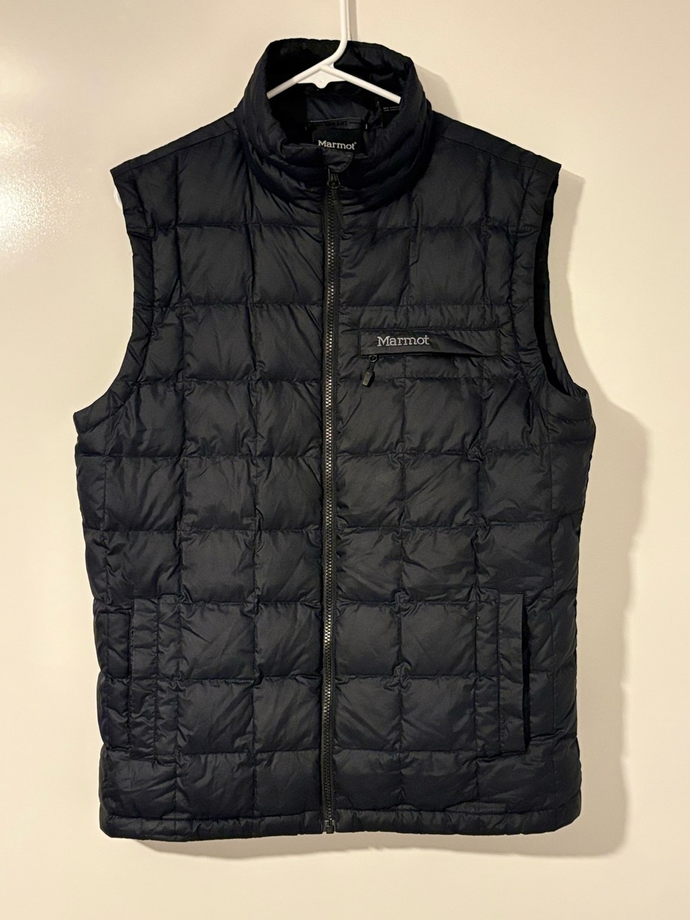 Marmot Men’s M 700 Fill Down Puffer Vest Black Quilted Full Zip Outdoor